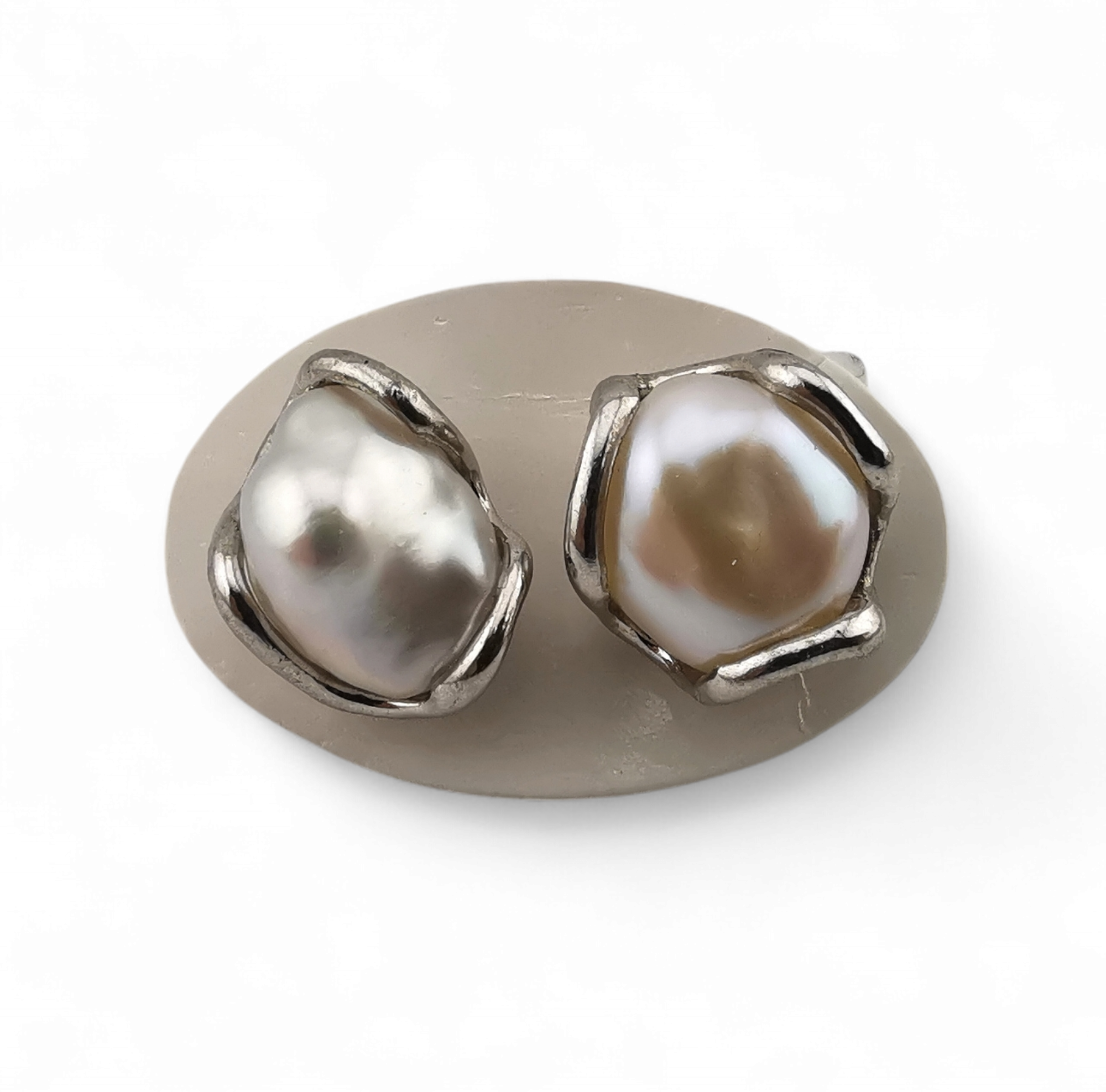 orecchini con piccole perle barocche in argento 925 a lobo