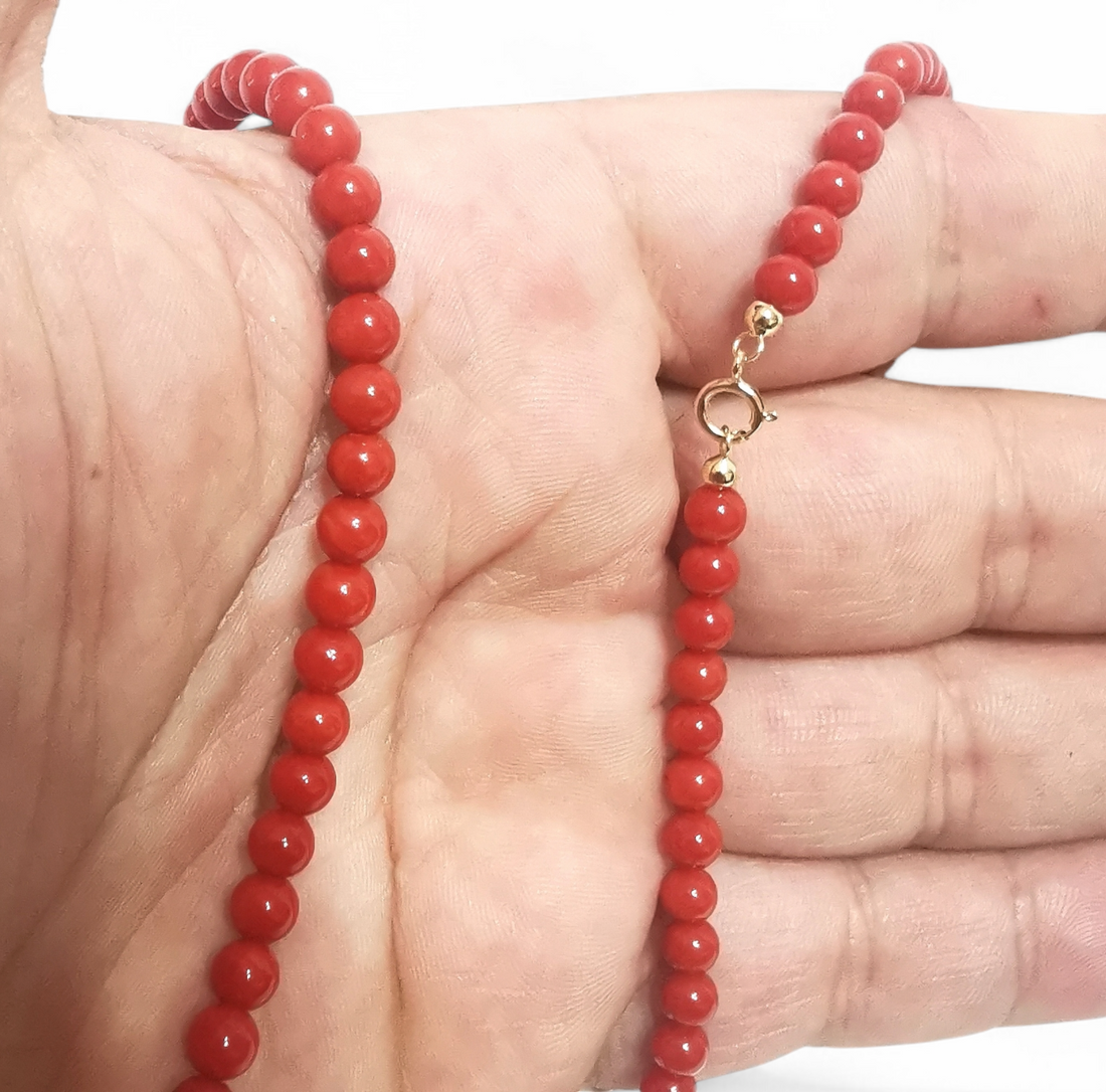 collana palline di corallo rosso del mediterraneo con chiusura in oro 18 kt