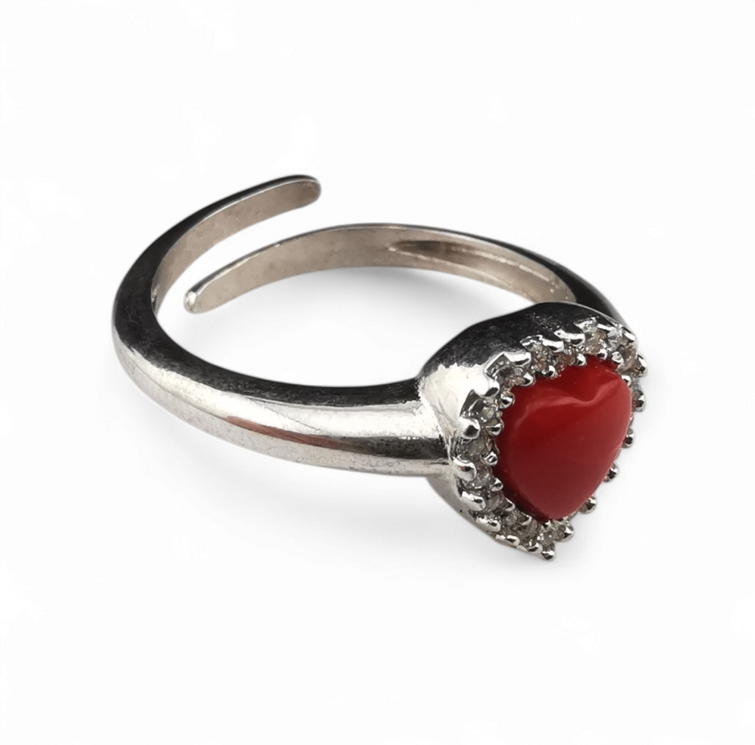 anello cuore di corallo rosso naturale e zirconi in argento 925