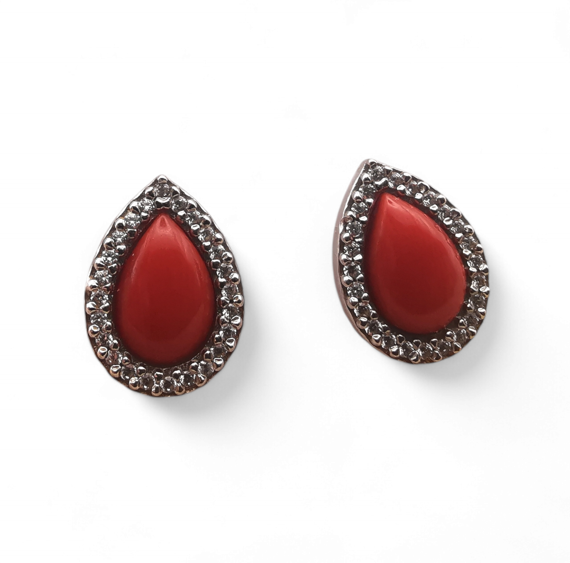 Orecchini a gocce di corallo rosso naturale e zirconi in argento 925