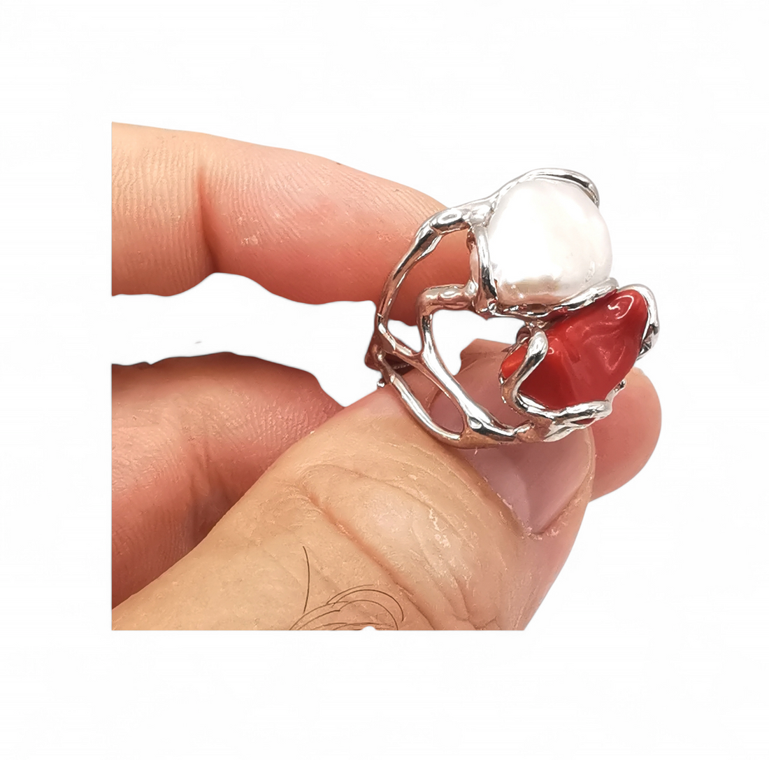 anello con corallo rosso e perla barocca in argento 925