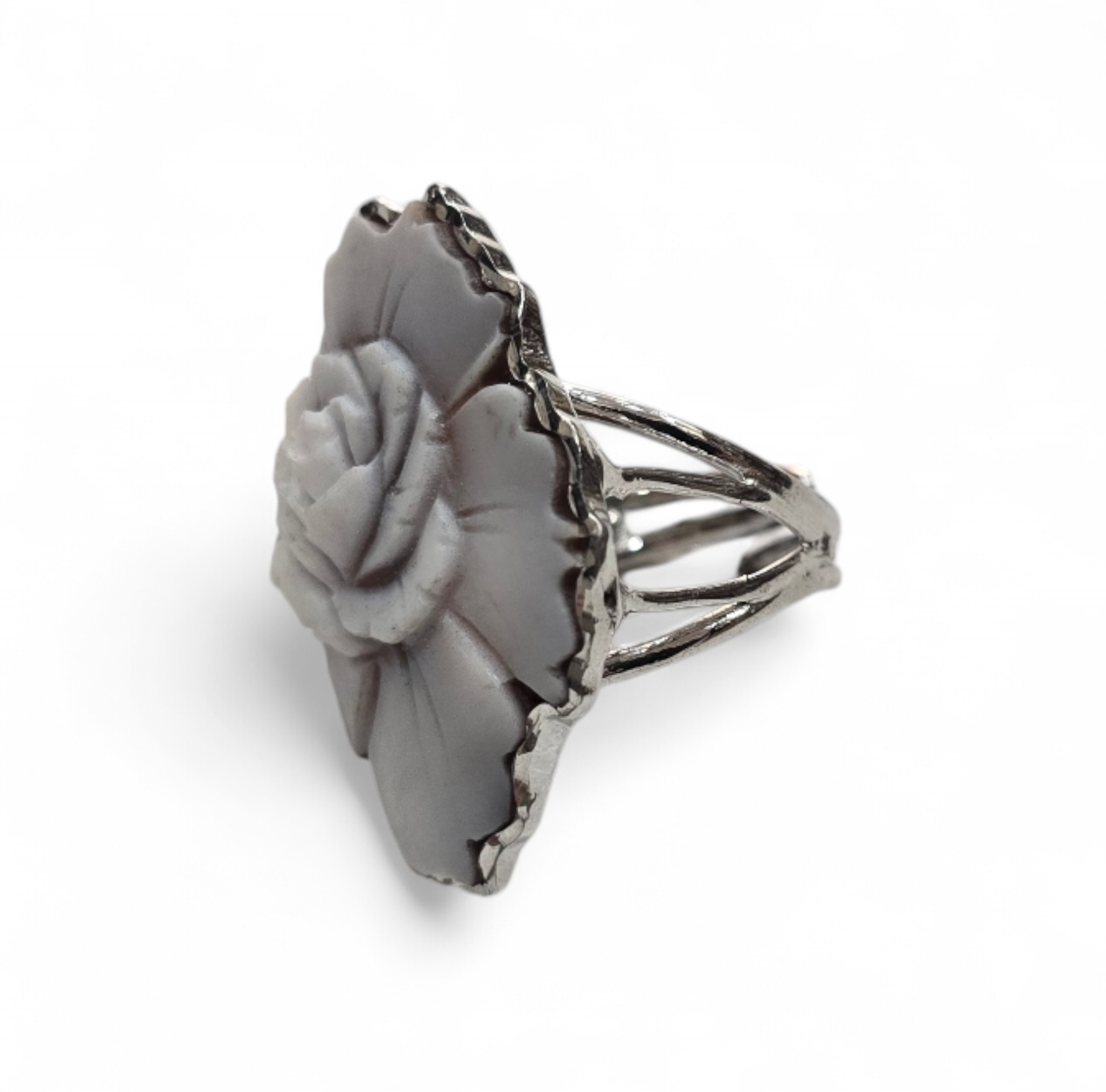 Anello cammeo floreale inciso a mano in argento 925 rodiato