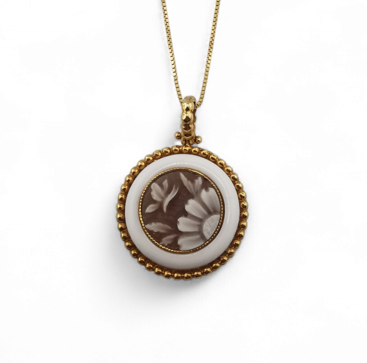 collana ciondolo cammeo fiore farfalla con cornice in agata bianca in argento 925 gold